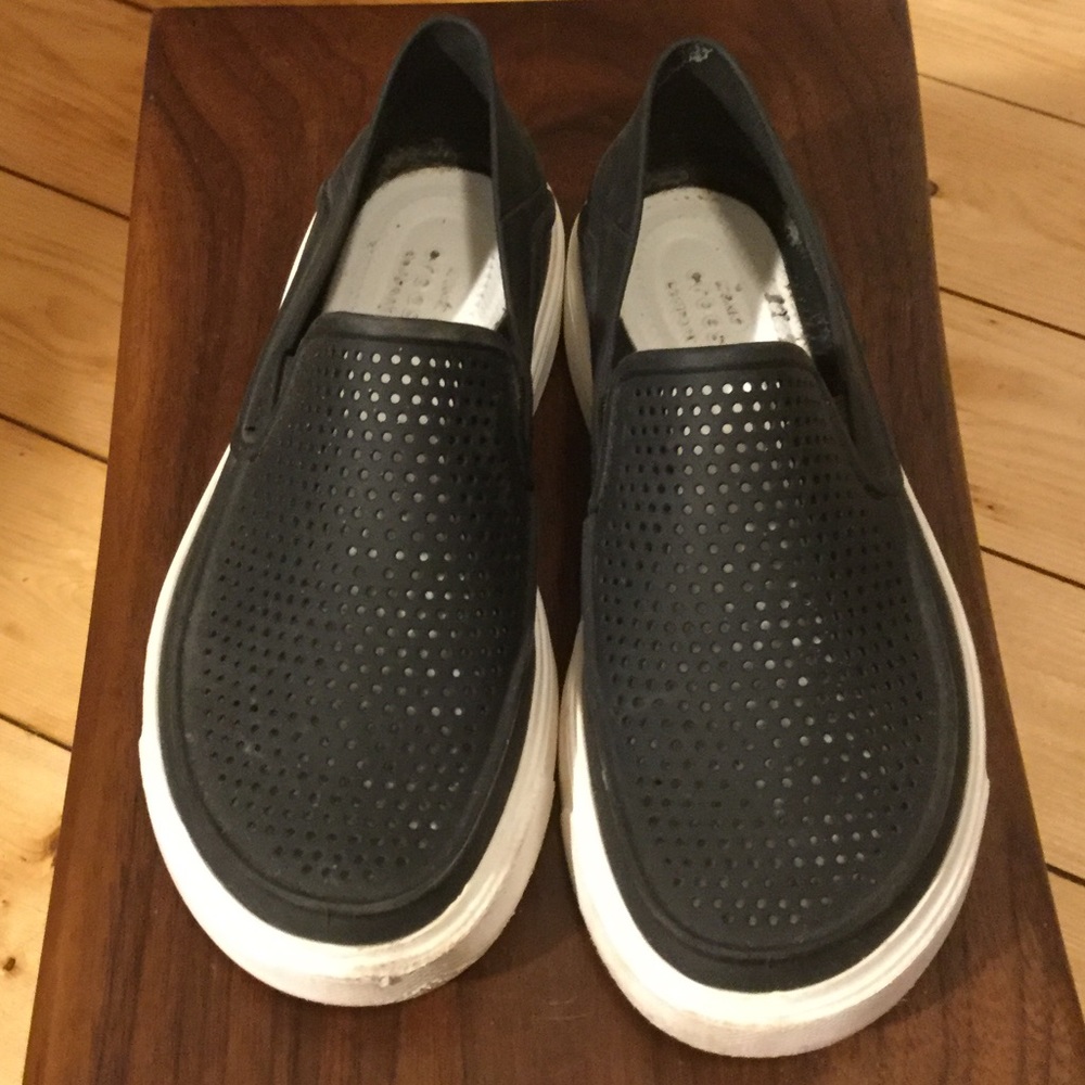 ✨ CROCS slip on sneakers ✨